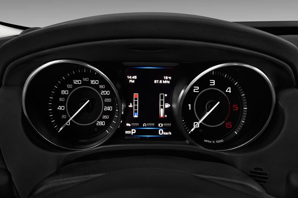 Jaguar XE (Baujahr 2018) Prestige 4 Türen Tacho und Fahrerinstrumente