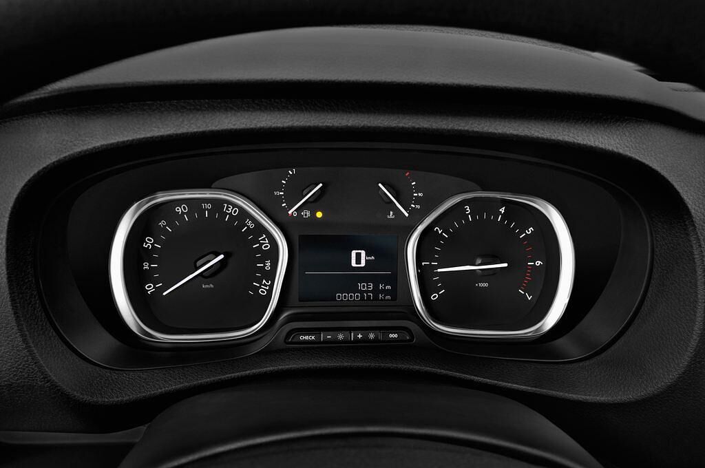 Citroen Jumpy (Baujahr 2017) Business 5 Türen Tacho und Fahrerinstrumente