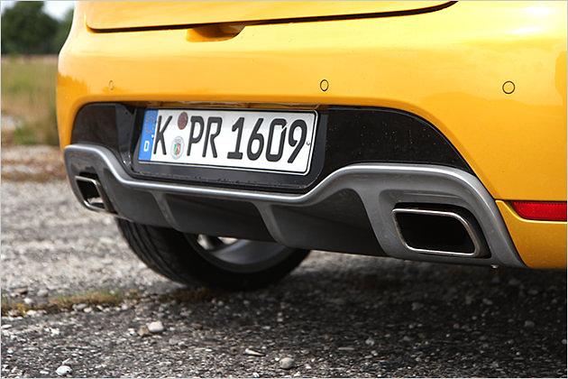 Die Sportabgasanlage sorgt für sonoren Sound