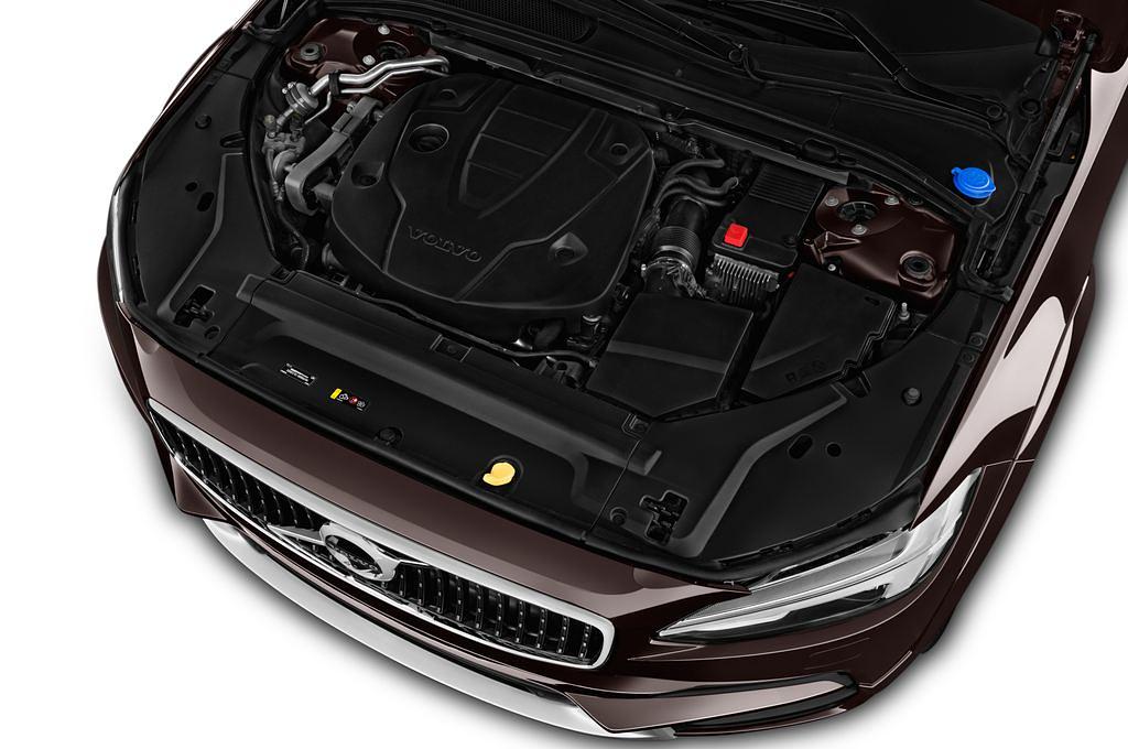 Volvo V90 (Baujahr 2017) Cross Country Pro 5 Türen Motor