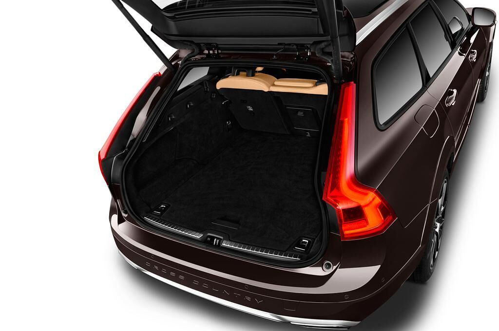 Volvo V90 (Baujahr 2017) Cross Country Pro 5 Türen Kofferraum