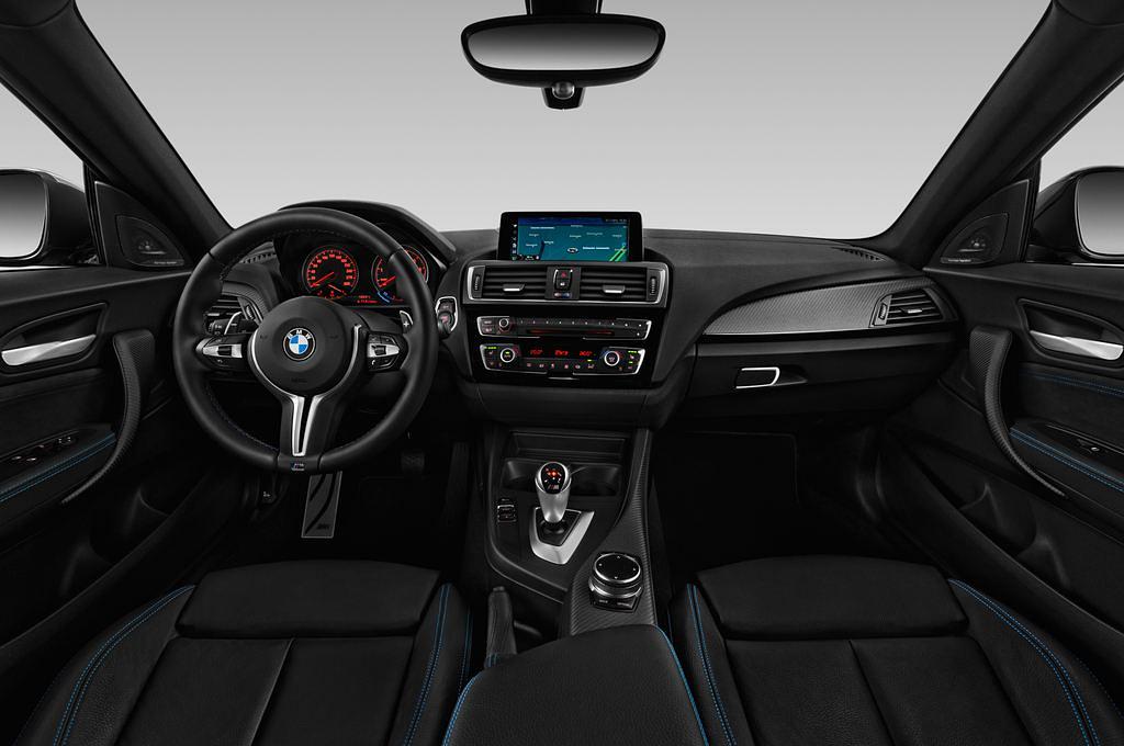 BMW M2 (Baujahr 2017) - 2 Türen Cockpit und Innenraum