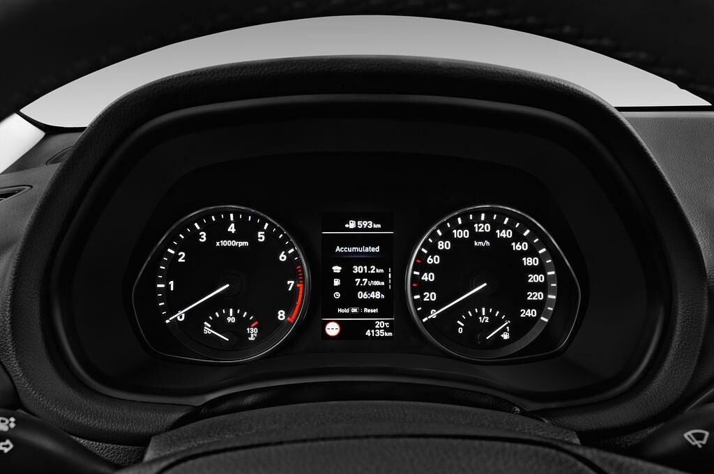 Hyundai i30 Kombi (Baujahr 2017) Premium 5 Türen Tacho und Fahrerinstrumente
