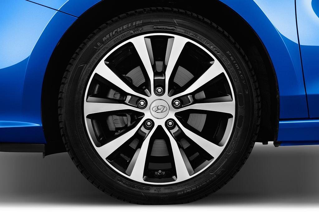 Hyundai i30 Kombi (Baujahr 2017) Premium 5 Türen Reifen und Felge