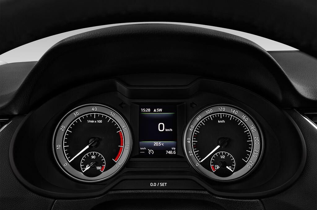 Skoda Octavia (Baujahr 2018) Ambition 5 Türen Tacho und Fahrerinstrumente