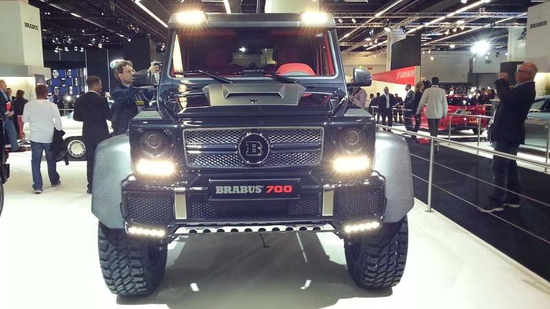 Brabus 700 6x6