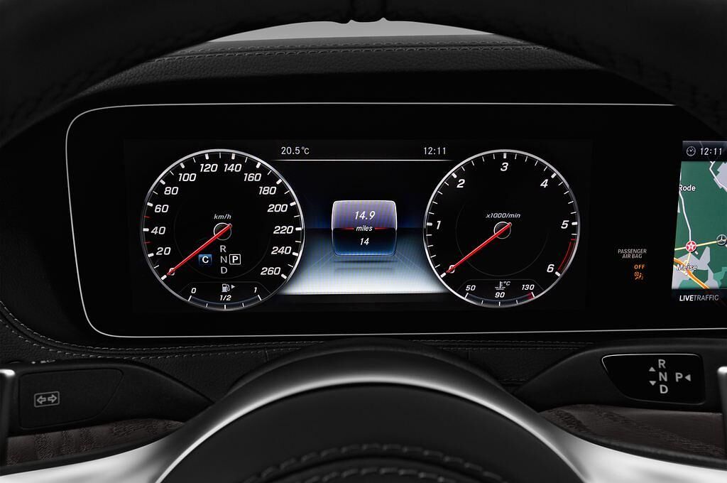 Mercedes S Class (Baujahr 2018) AMG Line 4 Türen Tacho und Fahrerinstrumente