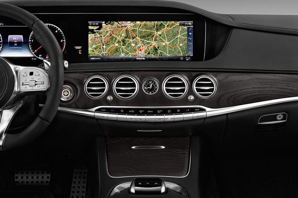 Mercedes S Class (Baujahr 2018) AMG Line 4 Türen Mittelkonsole
