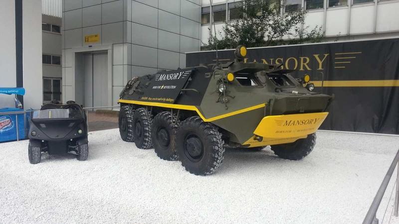 Mansory Smart und Schützenpanzerwagen BTR-60 8x8