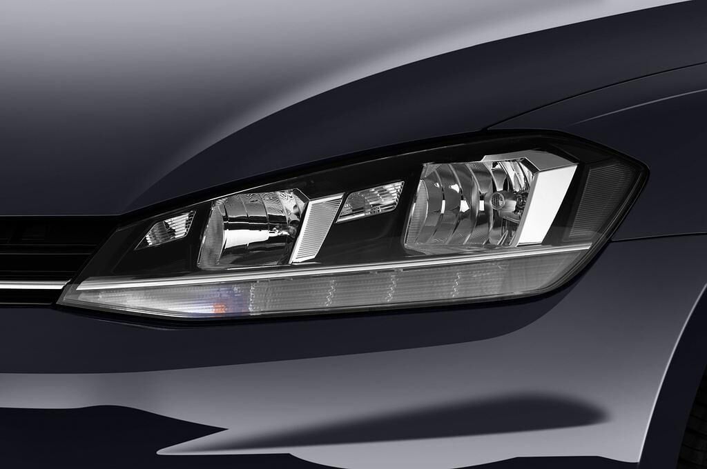 Volkswagen Golf (Baujahr 2017) Trendline 3 Türen Scheinwerfer