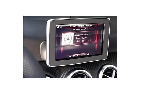 AUTO BILD: Multimedia im Auto braucht zu viel Aufmerksamkeit