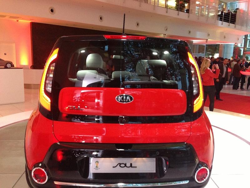Auch der Kia Soul ist von hinten unverkennbar