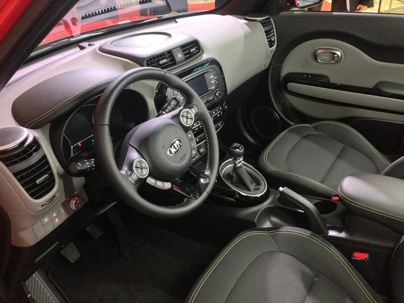 Das Lenkrad des Kia Soul hat eine sehr markante Fernsteuerungsanordnung
