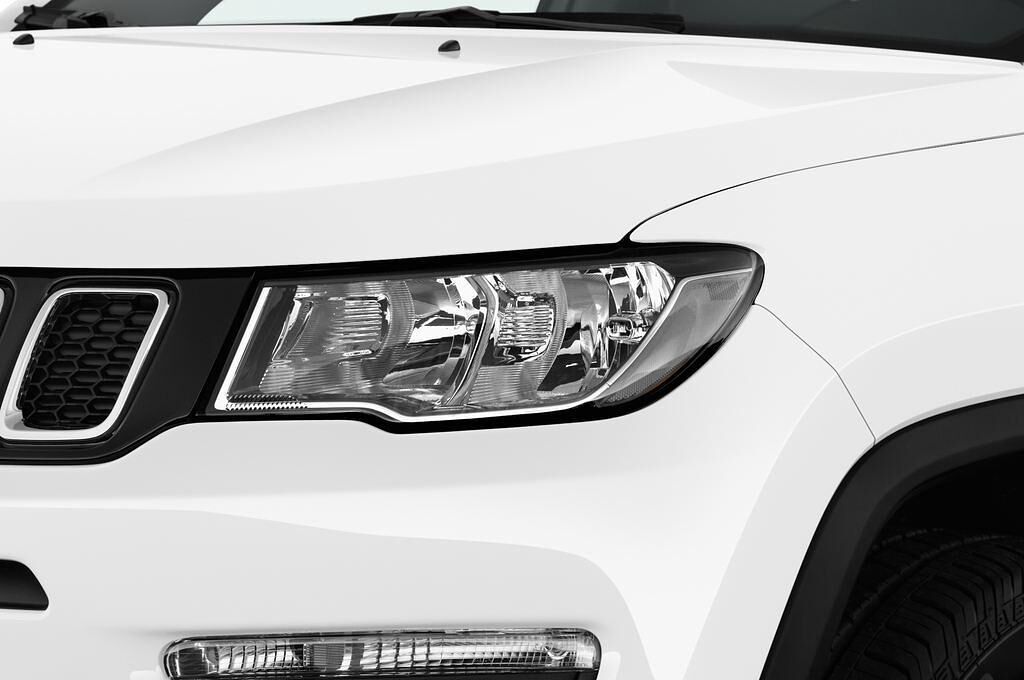 Jeep Compass (Baujahr 2017) Sport 5 Türen Scheinwerfer