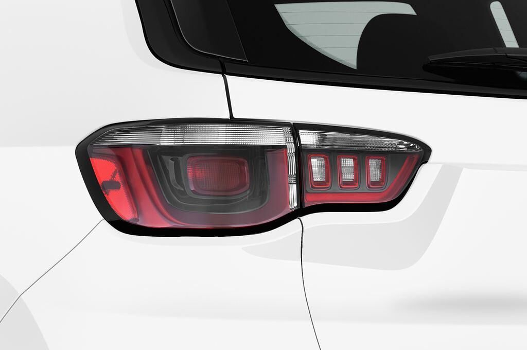 Jeep Compass (Baujahr 2017) Sport 5 Türen Rücklicht