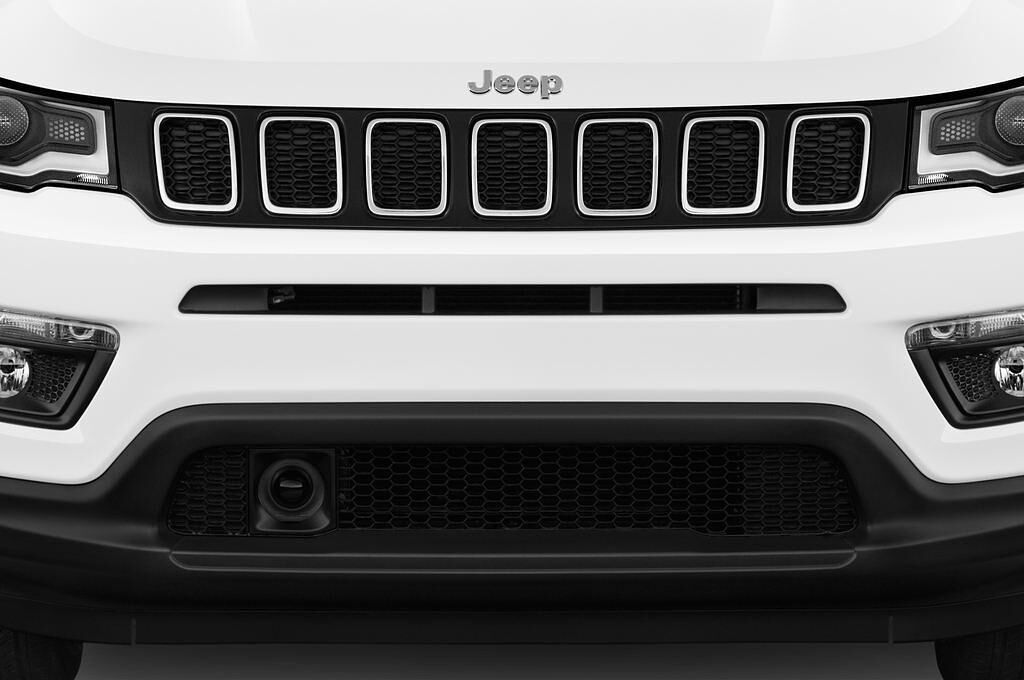 Jeep Compass (Baujahr 2017) Longitude 5 Türen Kühlergrill und Scheinwerfer