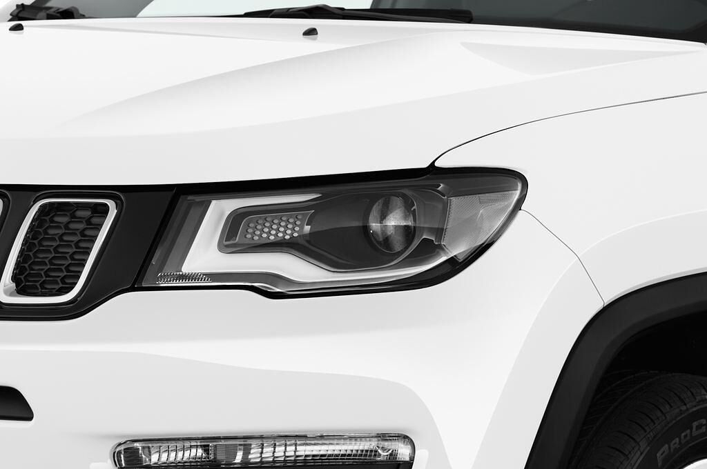 Jeep Compass (Baujahr 2017) Longitude 5 Türen Scheinwerfer
