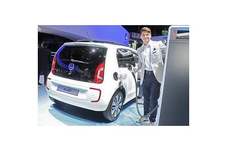 Volkswagen startet offensiv ins Elektro-Zeitalter Volkswagen startet offensiv ins Elektro-Zeitalter