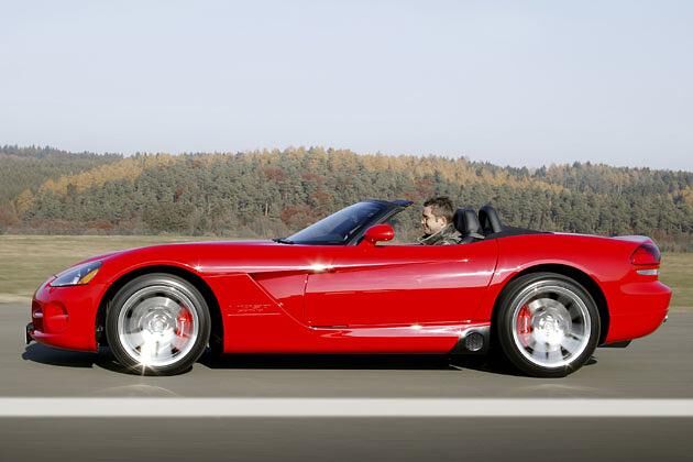 In Deutschland ohne Sidepipes: Die Abgase der Viper entweichen nach hinten raus