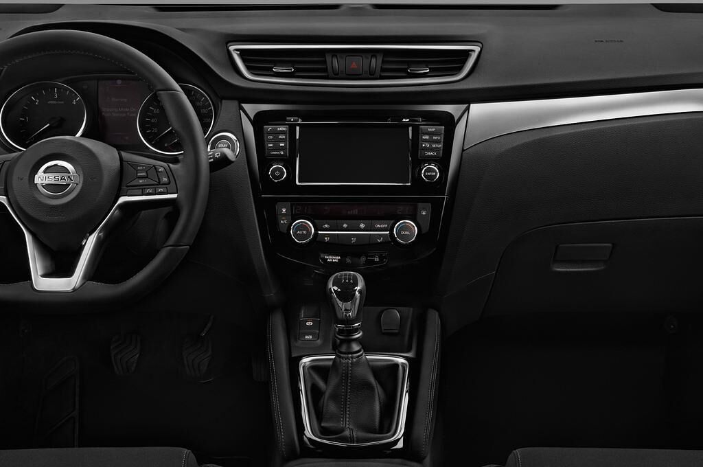 Nissan Qashqai (Baujahr 2017) N-Connecta 5 Türen Mittelkonsole