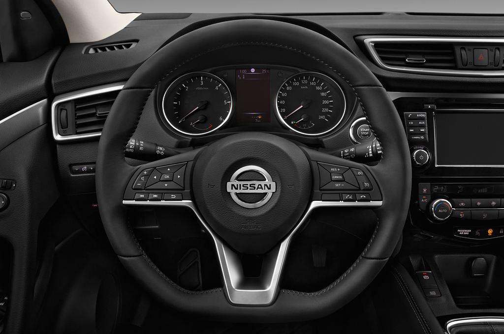 Nissan Qashqai (Baujahr 2017) N-Connecta 5 Türen Lenkrad