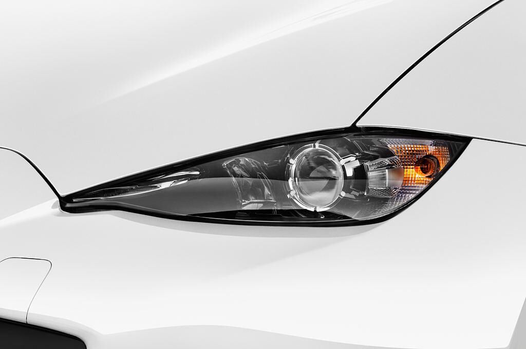 Mazda MX-5 RF (Baujahr 2017) Sports-Line 2 Türen Scheinwerfer