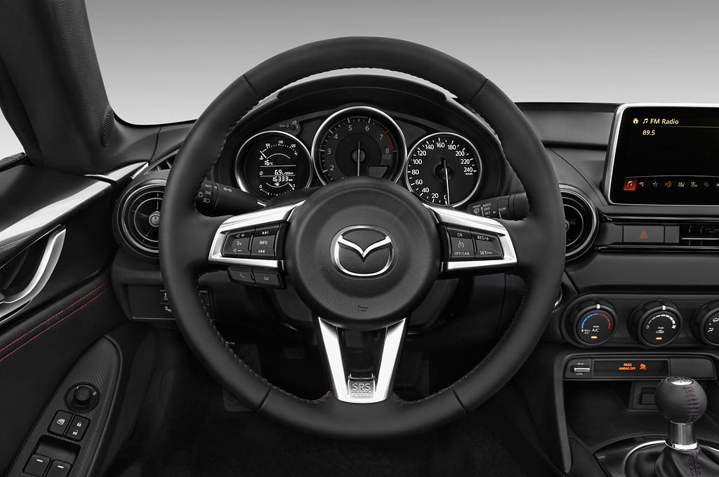 Mazda MX-5 RF (Baujahr 2017) Sports-Line 2 Türen Lenkrad