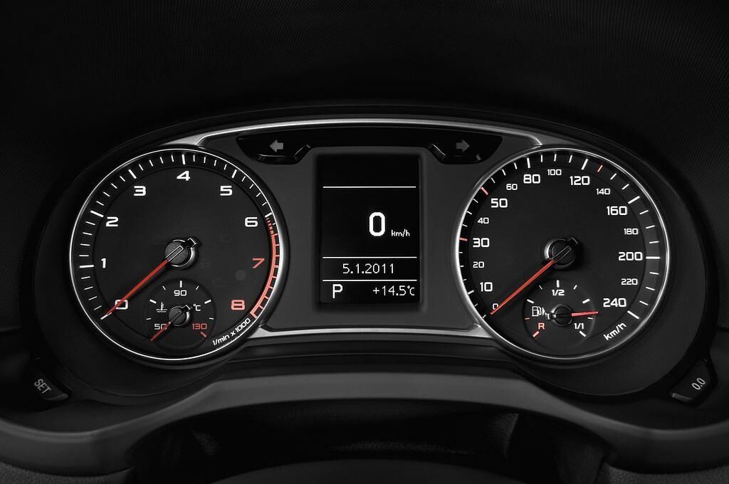 Audi A1 (Baujahr 2011) Ambition 3 Türen Tacho und Fahrerinstrumente