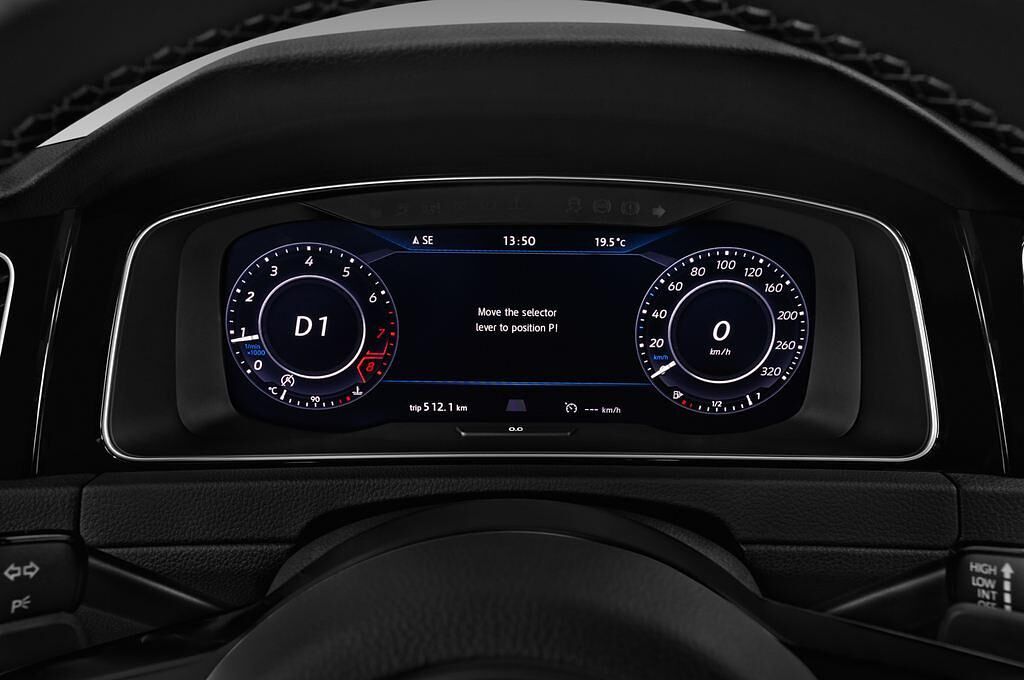 Volkswagen Golf (Baujahr 2017) R 5 Türen Tacho und Fahrerinstrumente
