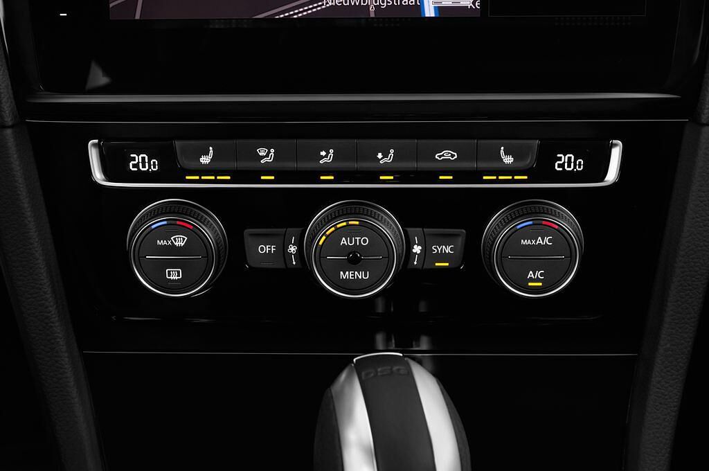 Volkswagen Golf (Baujahr 2017) R 5 Türen Temperatur und Klimaanlage