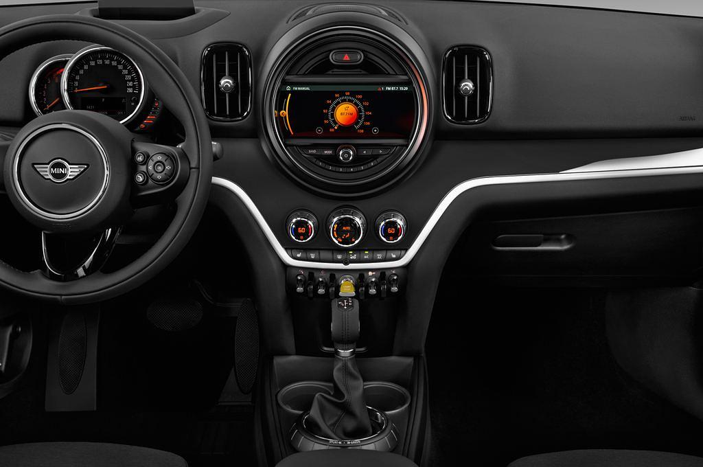MINI Countryman (Baujahr 2018) Cooper S E 5 Türen Mittelkonsole