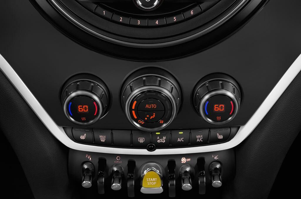 MINI Countryman (Baujahr 2018) Cooper S E 5 Türen Temperatur und Klimaanlage