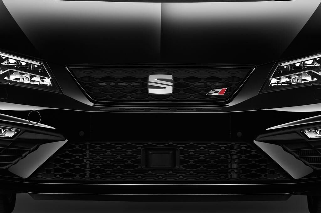 SEAT Leon ST Cupra (Baujahr 2017) - 5 Türen Kühlergrill und Scheinwerfer