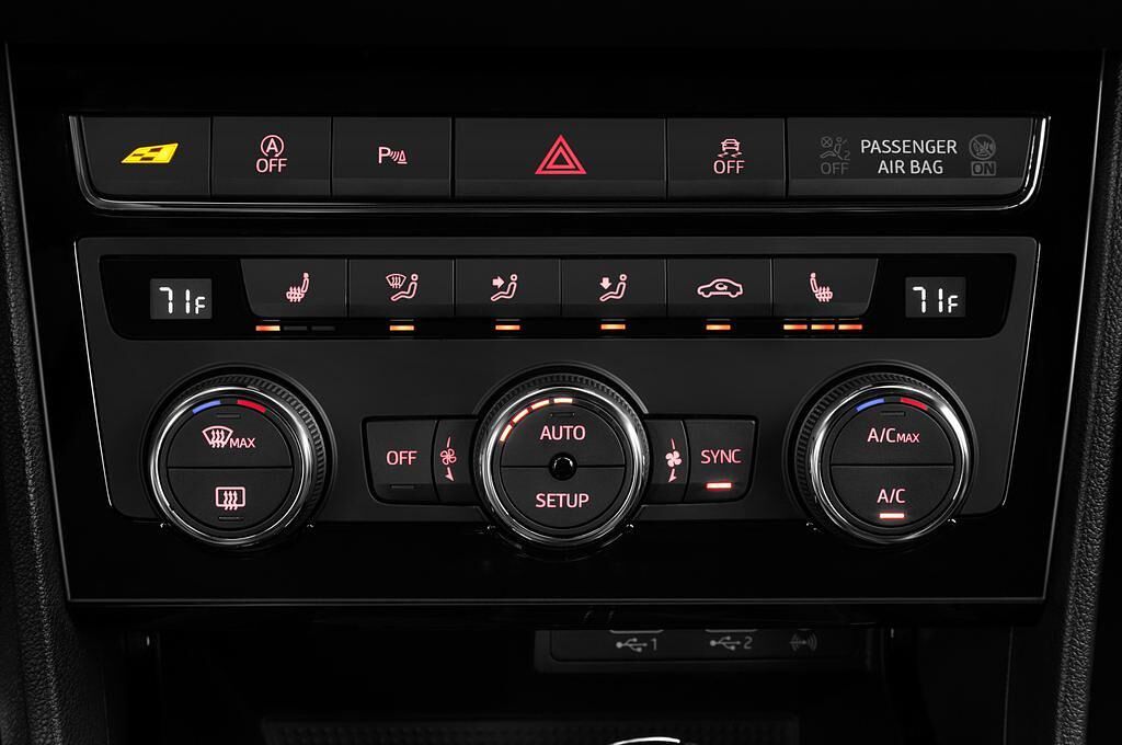 SEAT Leon ST Cupra (Baujahr 2017) - 5 Türen Temperatur und Klimaanlage