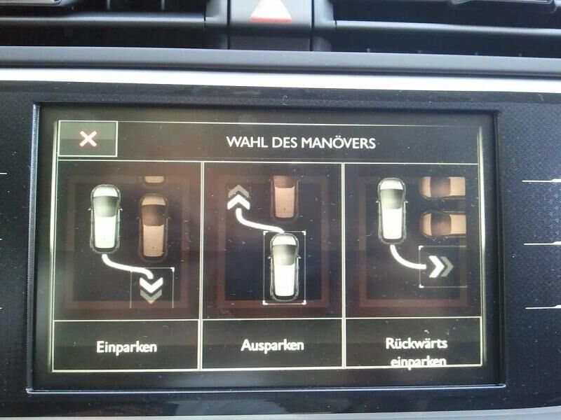 Der Einparkassistent hilft - wenn er kann.