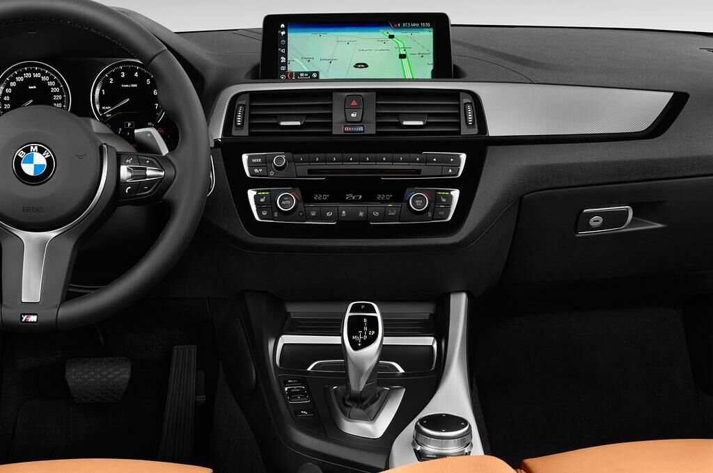 BMW 2 Series (Baujahr 2018) M Sport 2 Türen Mittelkonsole