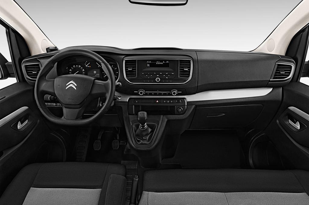 Citroen Space Tourer (Baujahr 2018) Business 4 Türen Cockpit und Innenraum
