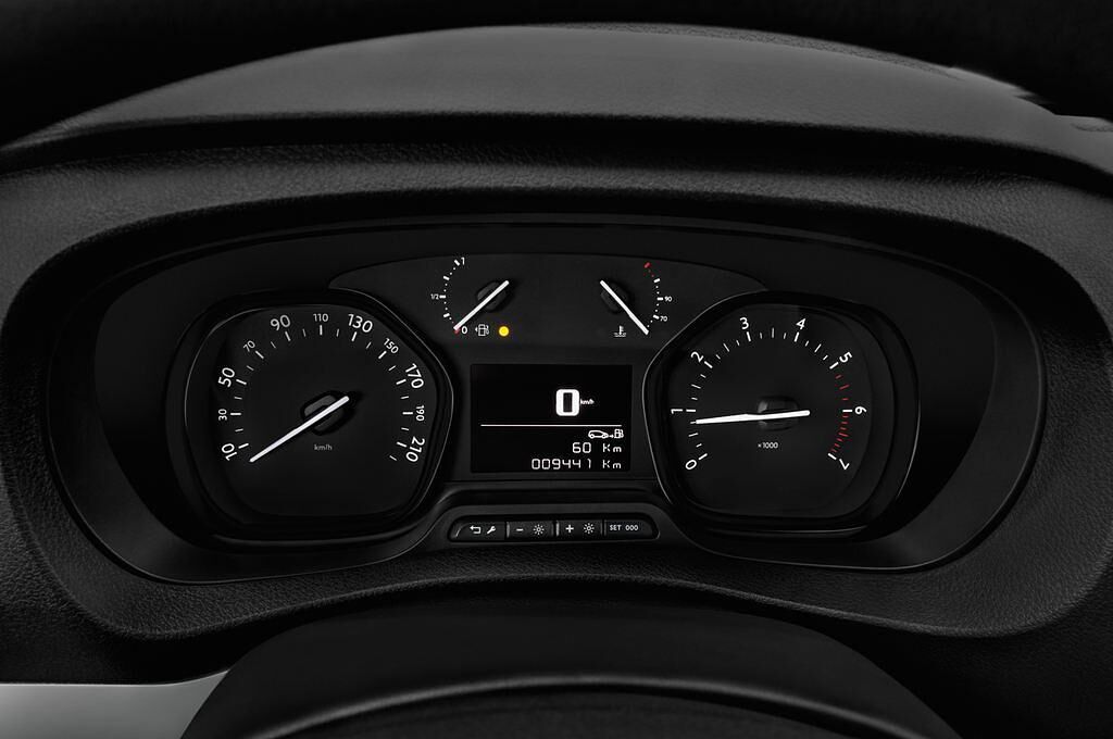 Citroen Space Tourer (Baujahr 2018) Business 4 Türen Tacho und Fahrerinstrumente