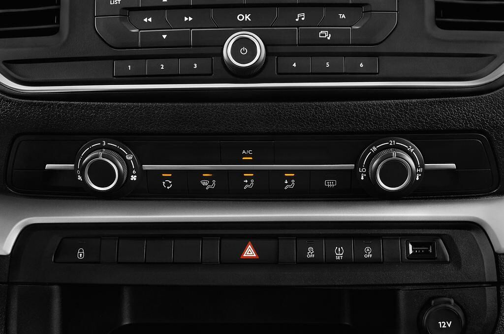 Citroen Space Tourer (Baujahr 2018) Business 4 Türen Temperatur und Klimaanlage