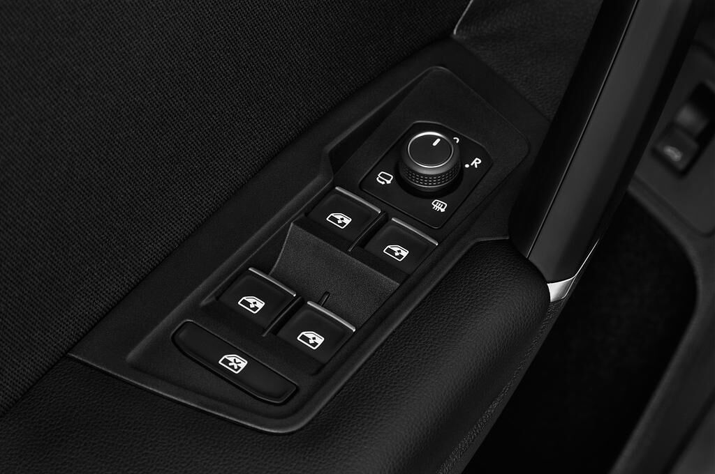 Volkswagen Tiguan Allspace (Baujahr 2018) Highline 5 Türen Bedienungselemente Tür