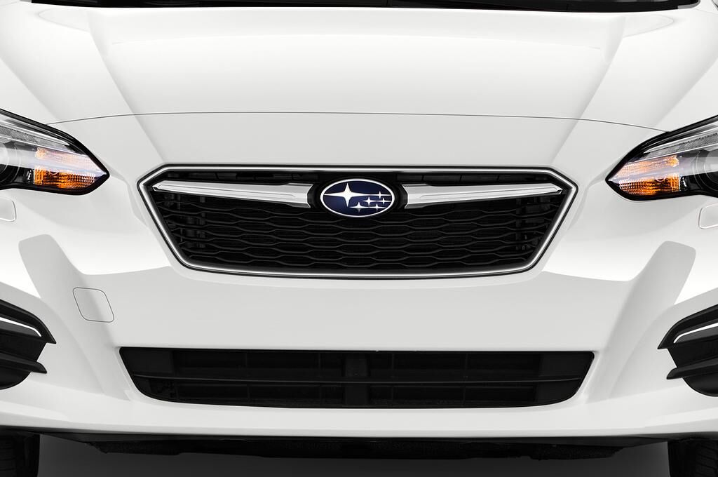 Subaru Impreza (Baujahr 2018) Sport 5 Türen Kühlergrill und Scheinwerfer