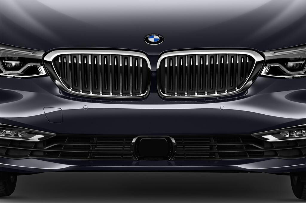 BMW 6 Series Gran Turismo (Baujahr 2018) - 5 Türen Kühlergrill und Scheinwerfer