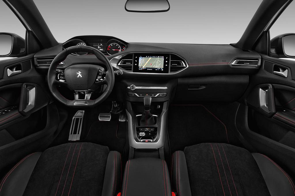 Peugeot 308 5-Turer (Baujahr 2018) GT Line 5 Türen Cockpit und Innenraum