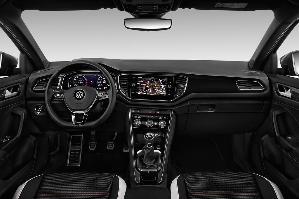 Volkswagen T-Roc (Baujahr 2018) Sport 5 Türen Cockpit und Innenraum