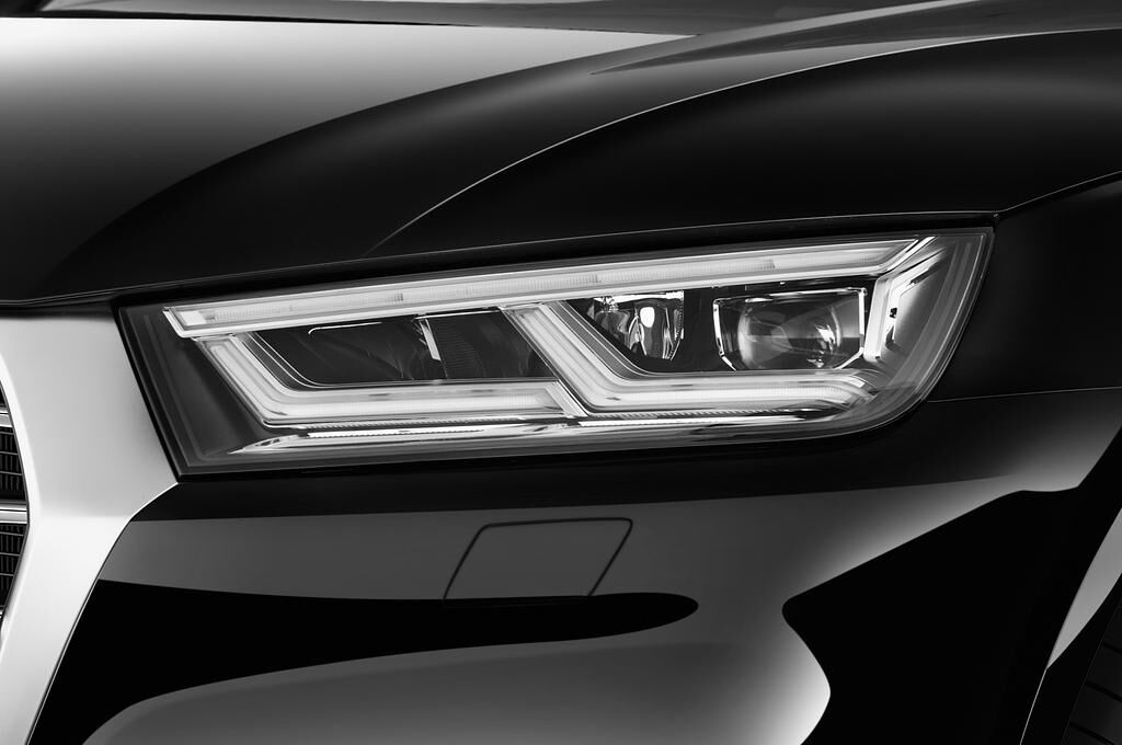 Audi SQ5 (Baujahr 2018) - 5 Türen Scheinwerfer