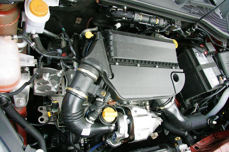 Die Benzin- und CNG-Modelle müssen alle 30.000 km zur Inspektion, die Diesel alle 35.000 km.