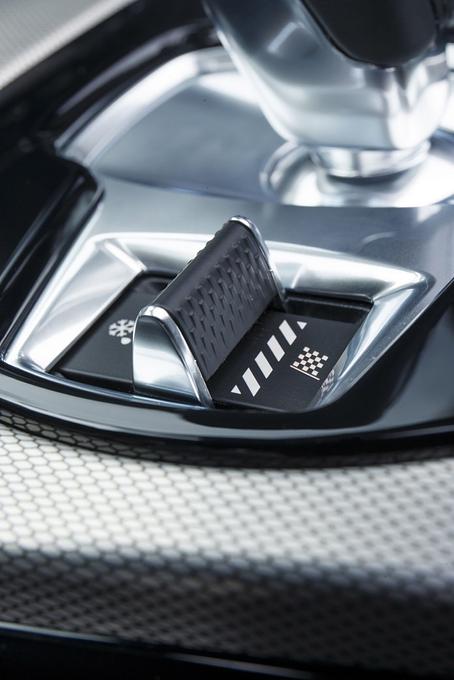 Mit diesem Schalter kann man den F-Type abstimmen