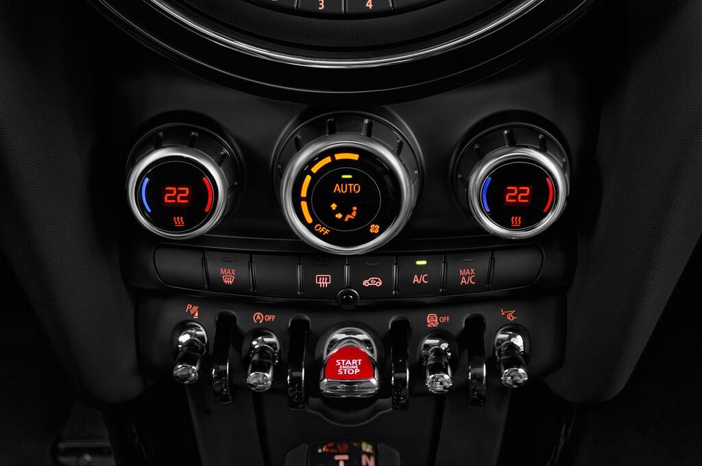 MINI MINI (Baujahr 2018) John Cooper Works 3 Türen Temperatur und Klimaanlage