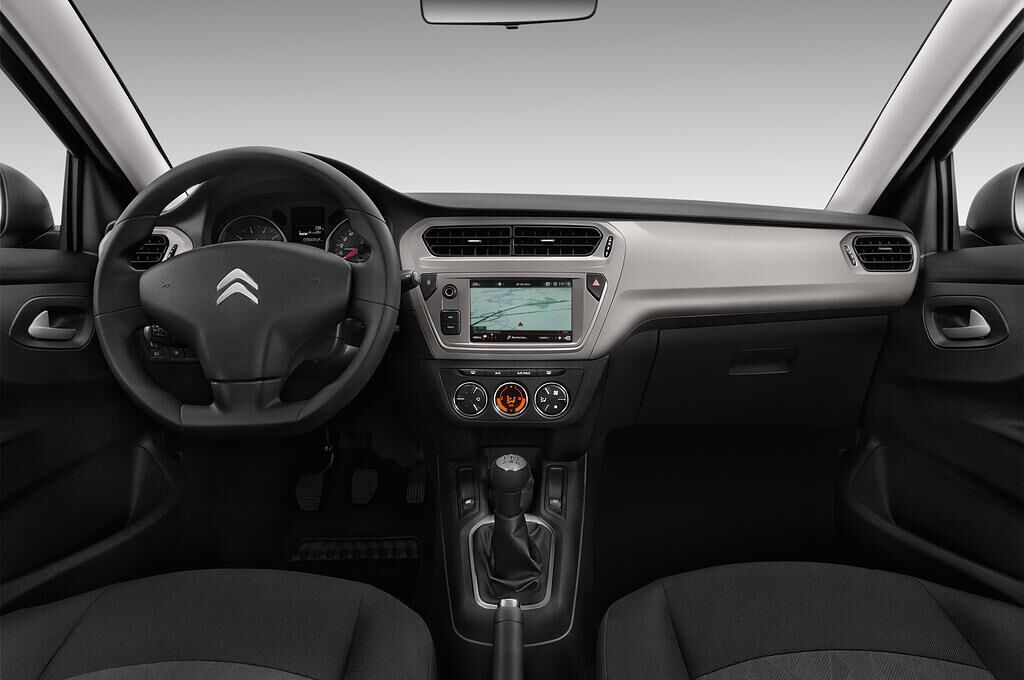 Citroen C-Elysee (Baujahr 2018) Selection 4 Türen Cockpit und Innenraum