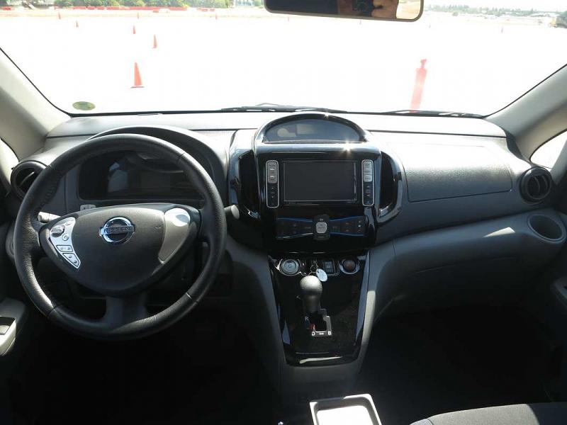 Das Cockpit des Nissan e-NV200.